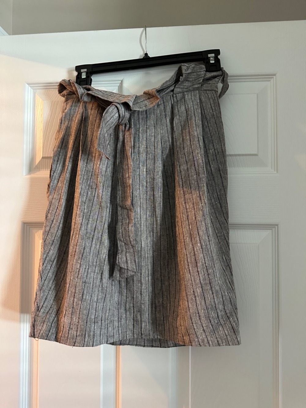 Women's Gray Pinstripe Tie-Waist Skirt with pockets
